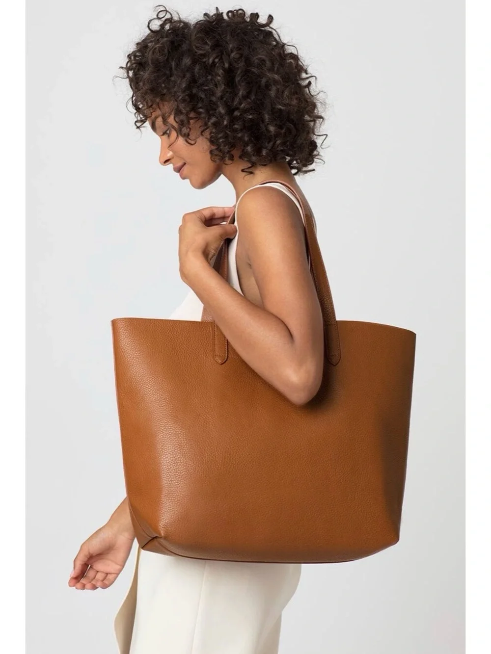 Cuyana Classic Structured Tote in Caramel - Picture 13 of 14